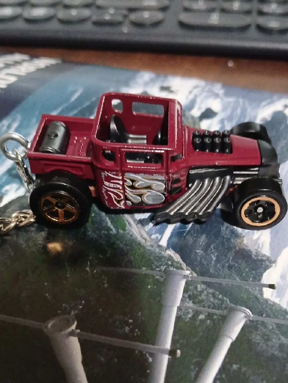 Keychain Bone Shaker Hot Wheels Maroon Die-Cast Car 1/64
